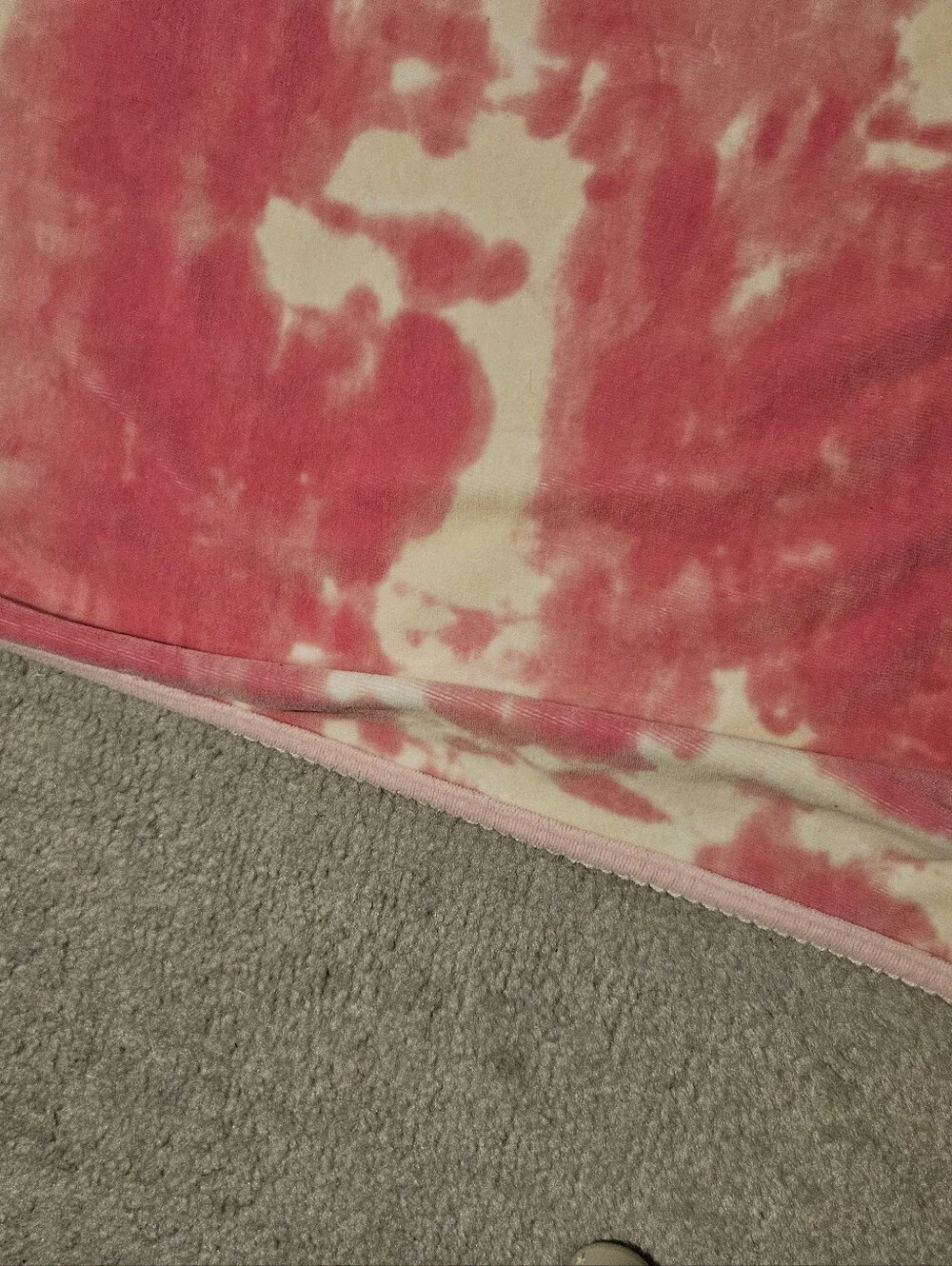 Betsey Johnson Tie Dye Pink And Cream Throw Blanket. Small 27 Inches x 36 Inches